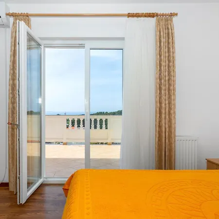 Stunning In Rab With House Sea View Apartment Rab Town