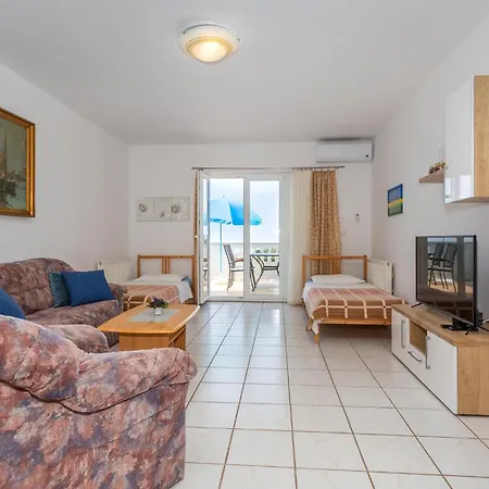 Stunning In Rab With House Sea View Apartment *