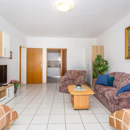 Stunning In Rab With House Sea View Apartment