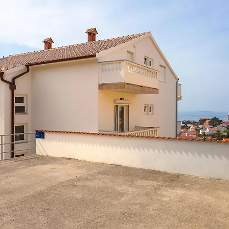 Apartment Stunning In Rab With House Sea View *