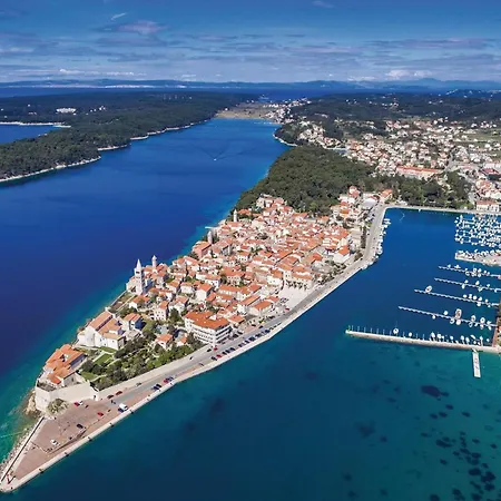 Apartment Stunning In Rab With House Sea View